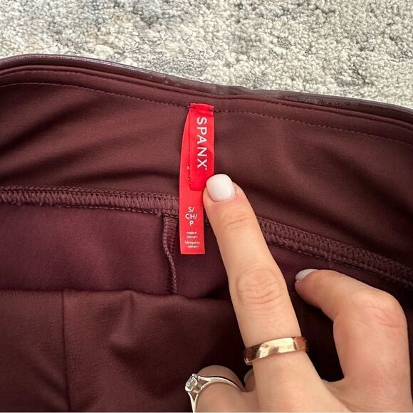 Spanx Faux Patent Leather Leggings Maroon - Picture 4 of 12